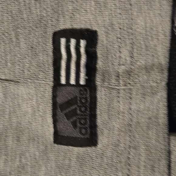 Vintage Adidas Embroidered Logo T-Shirt (L) - Picture 8 of 8